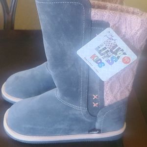 Girls Pink and grey Muk Luks boots size 1